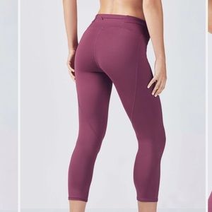 Fabletics Gia Powerlite Capri. Cabernet.  Size Medium.